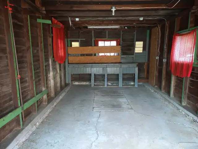 Garage/Storage in downtown Brampton for Rent