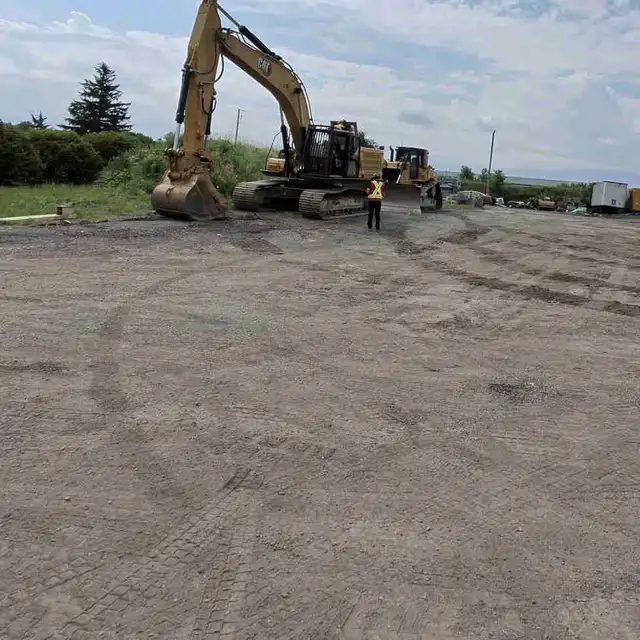 Open gravel yard with room for RVs and trailers