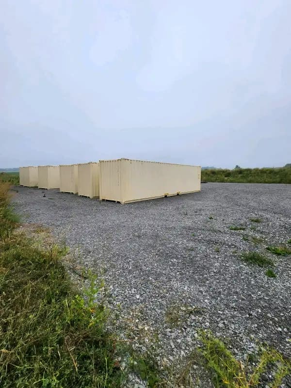 40ft shipping container available for monthly rent
