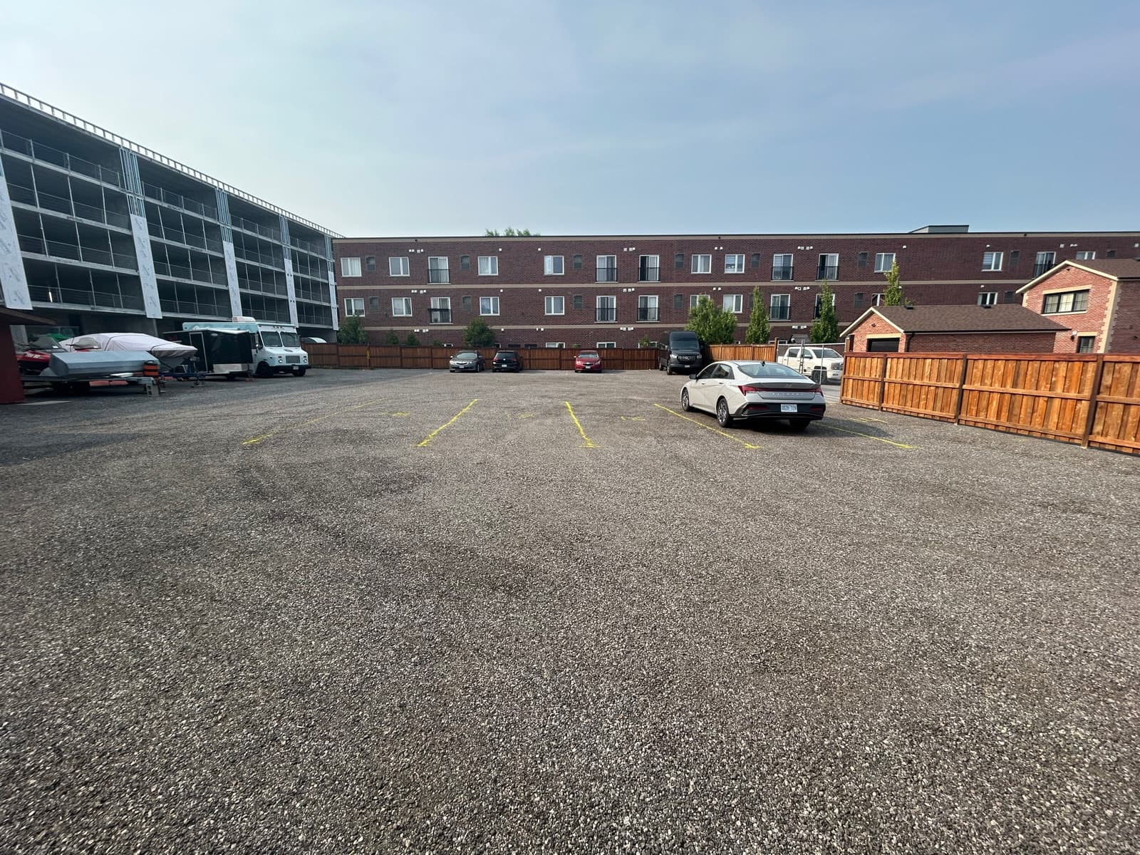 Outdoor monthly parking for vehicles, vans & trailers
