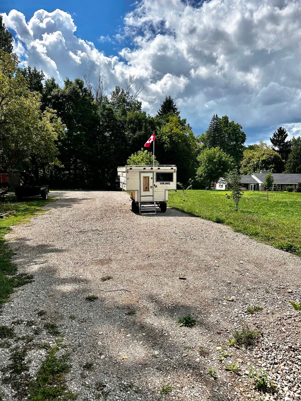 Long driveway parking for RVs, trailers, boats & vehicles