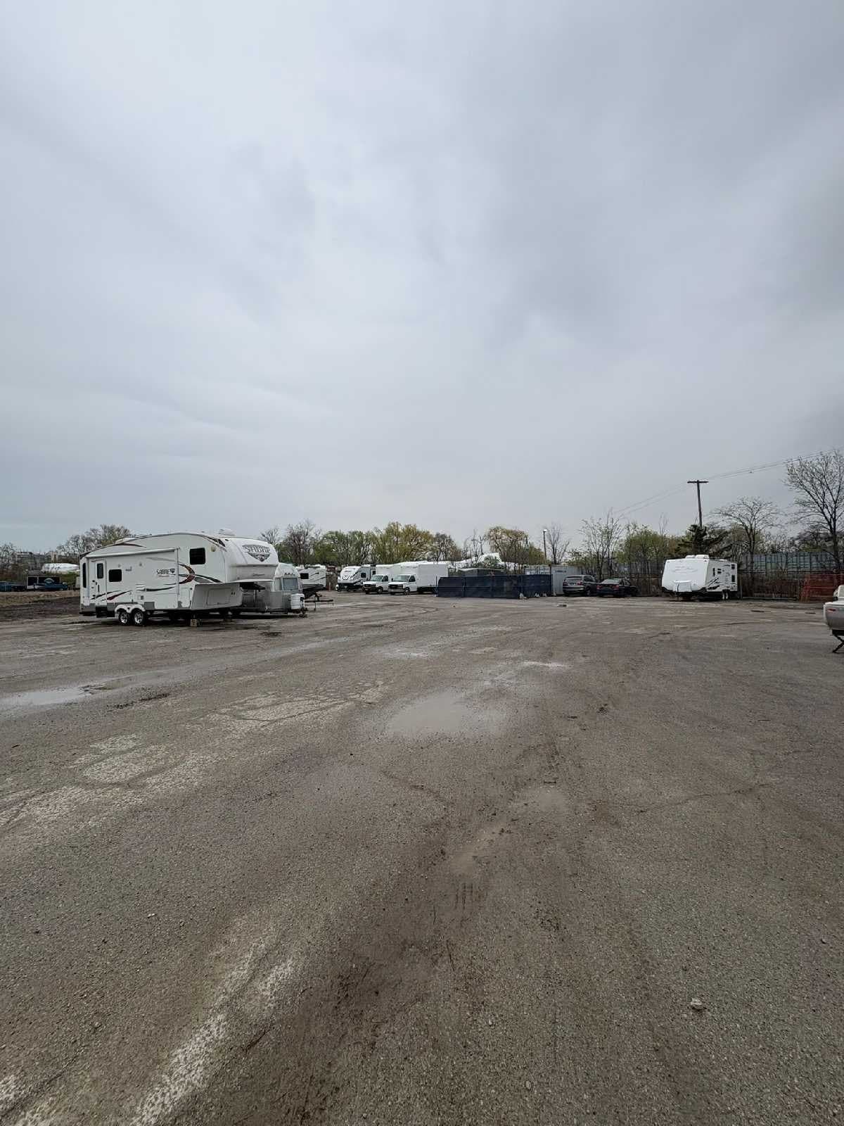 Outdoor storage & parking spots for boats, cars and trucks