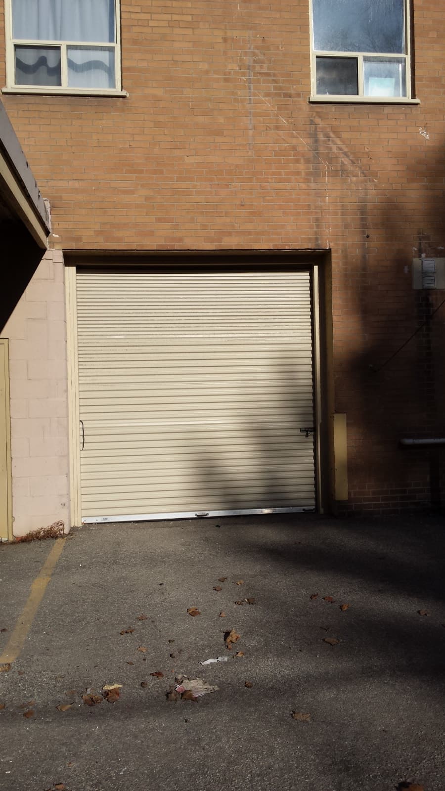 Detached garage for rent in West Hamilton