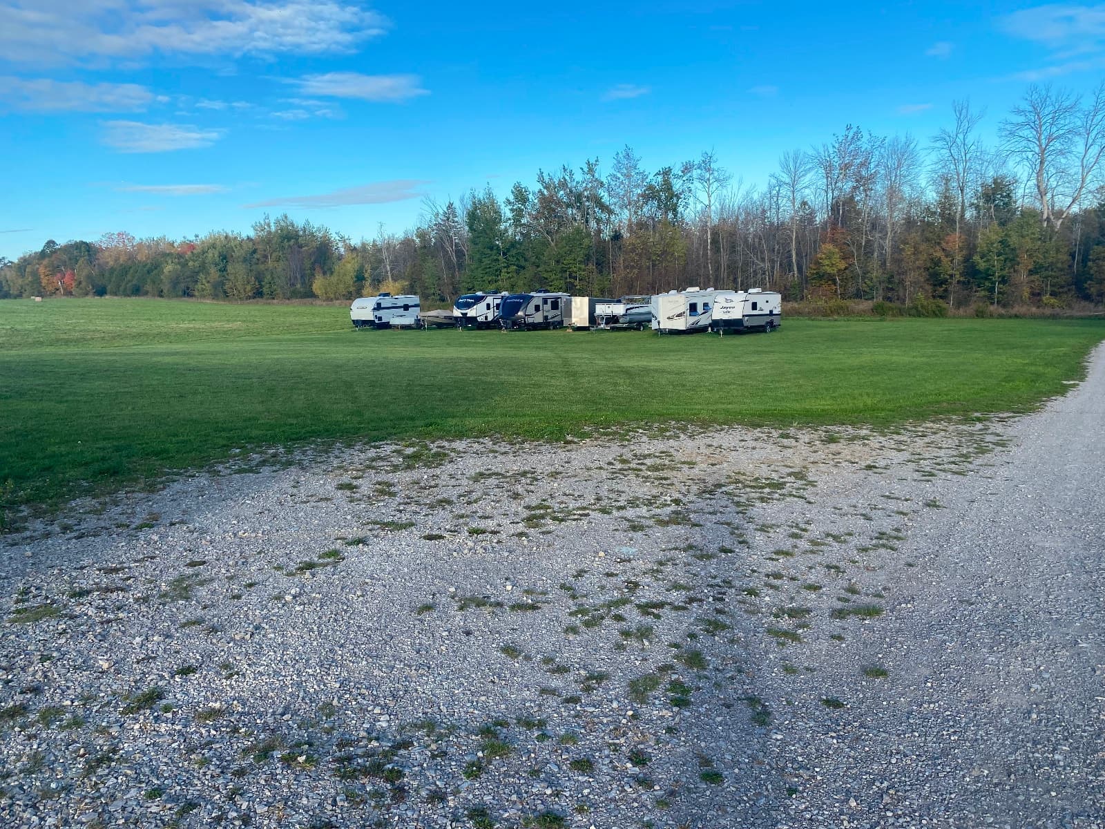 Outdoor storage space for boats, trailers & RVs