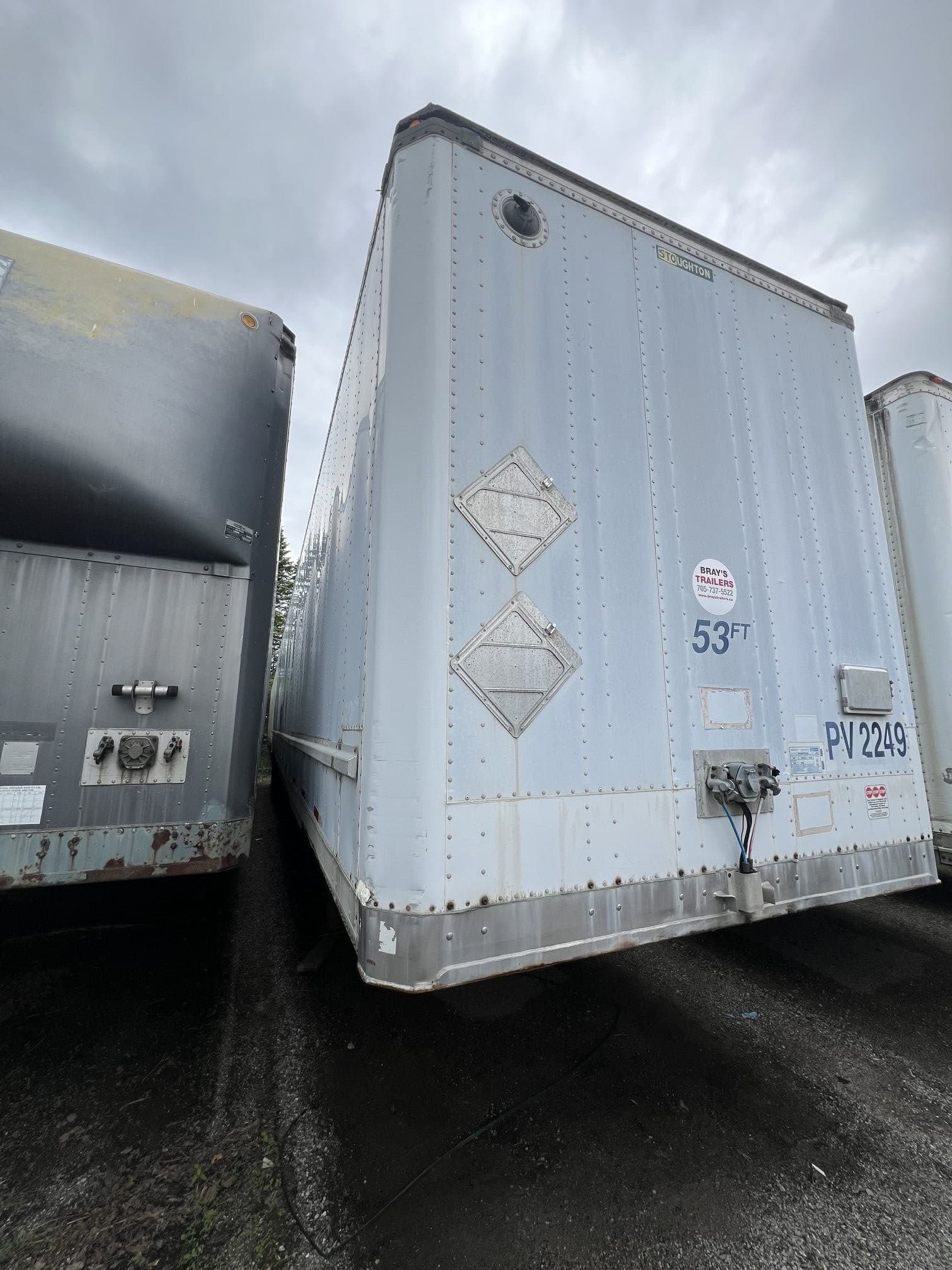 53-foot storage trailer with rear barn doors for rent
