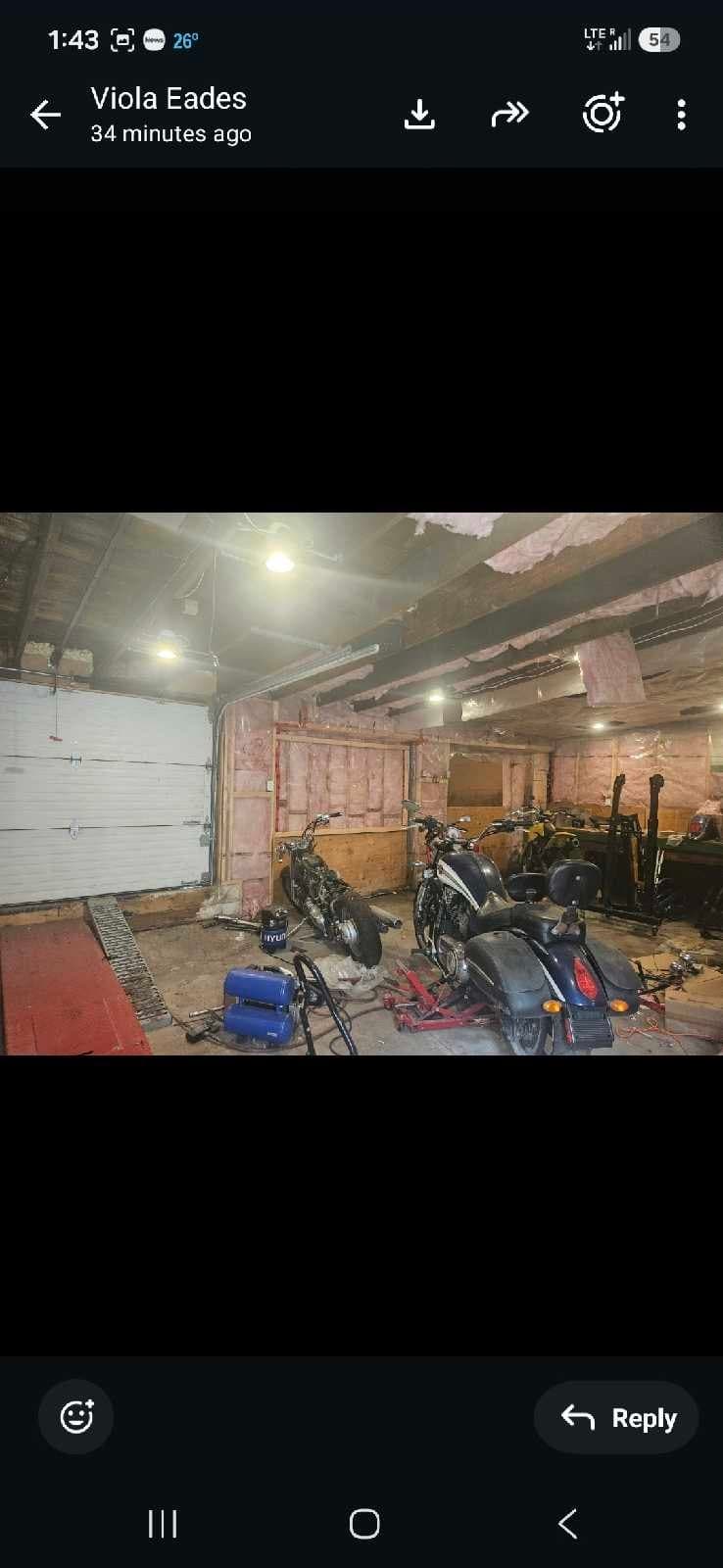 Three-bay shop building for storage or trade use