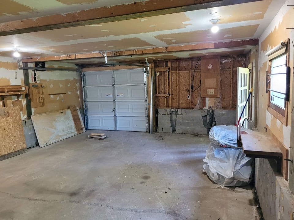 Private garage for storage rent in Orleans