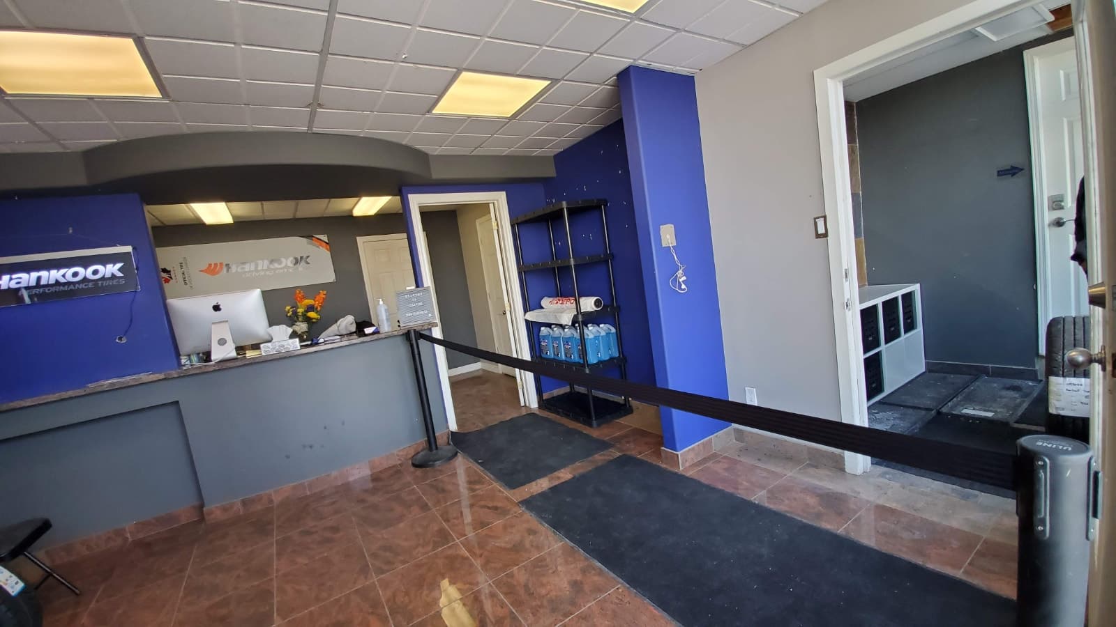 1,500 sqft warehouse bay with drive-in door