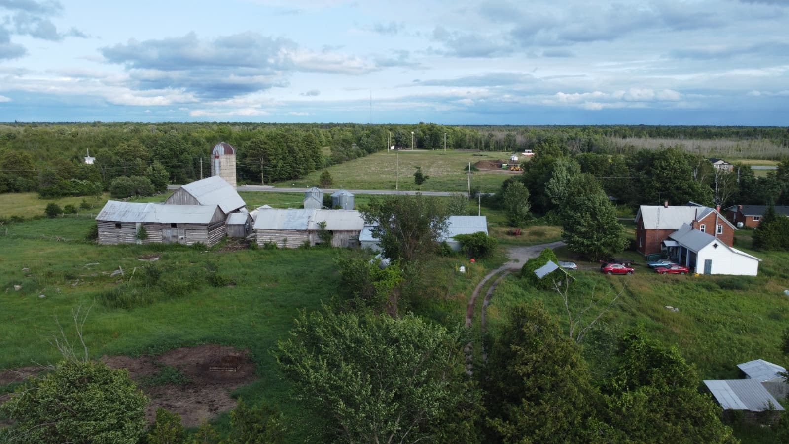 540-acre farm property with barn for storage & livestock