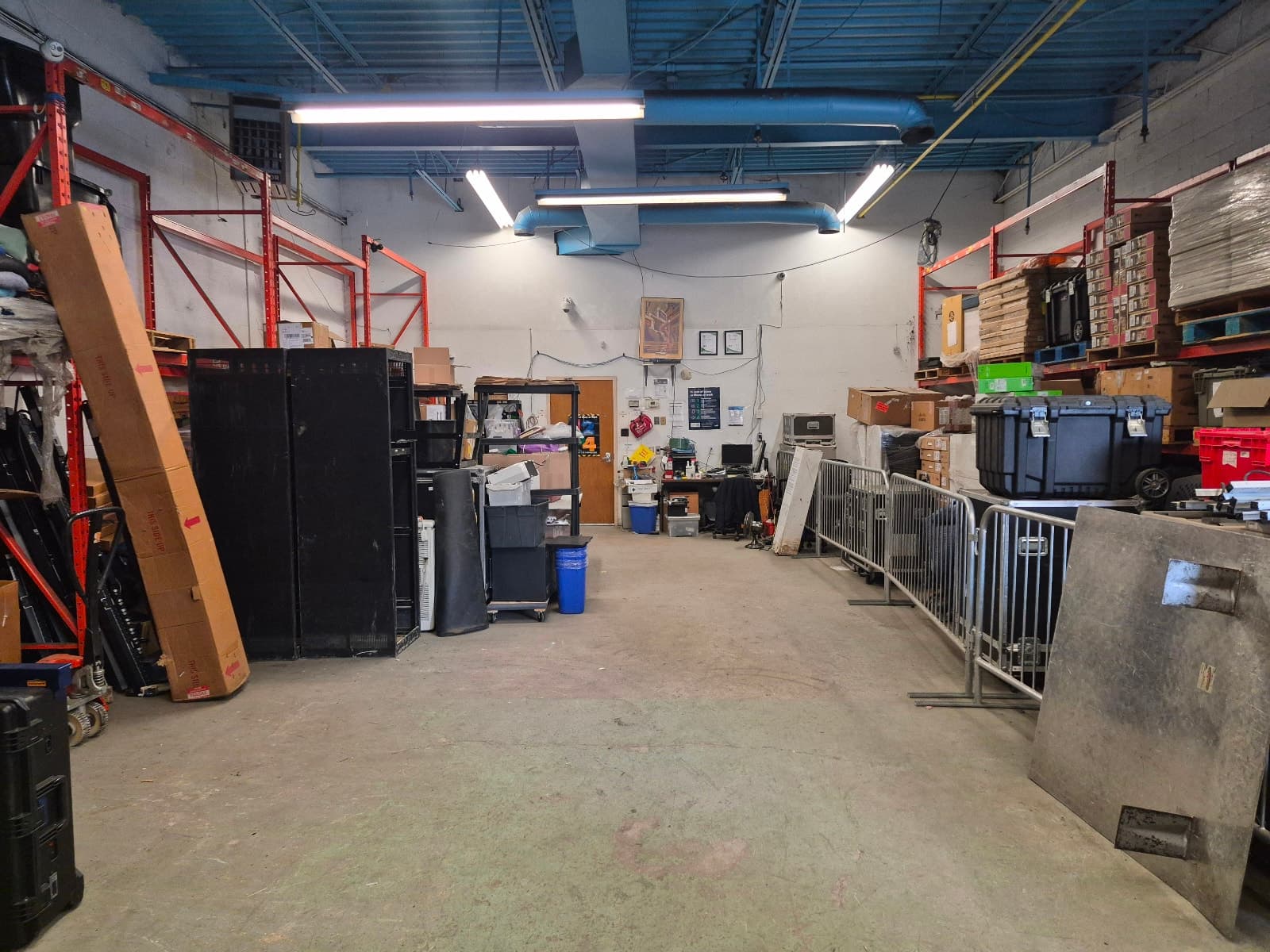 Dock-level warehouse storage space, approx. 600 sq ft