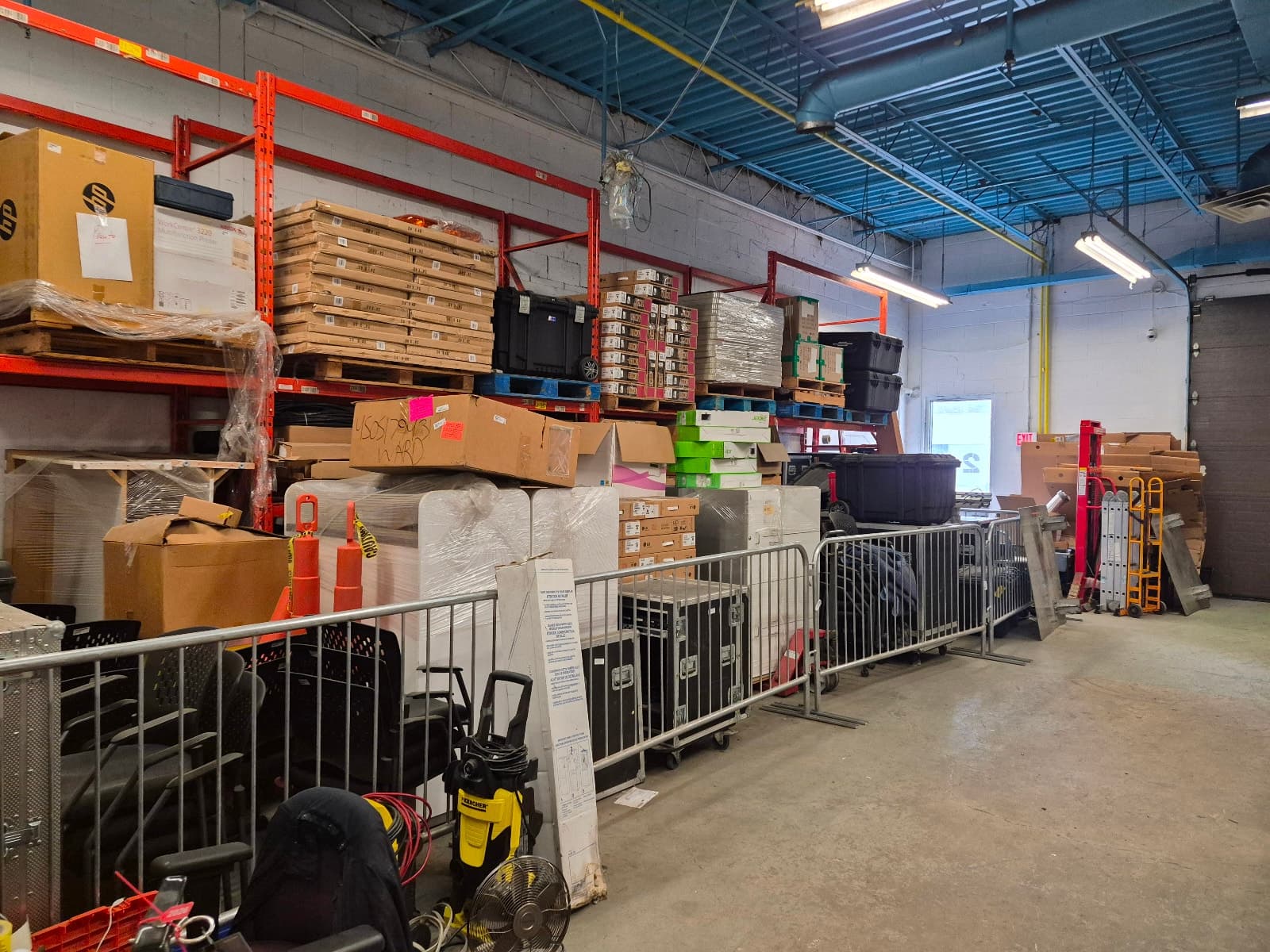 Dock-level warehouse storage space, approx. 600 sq ft