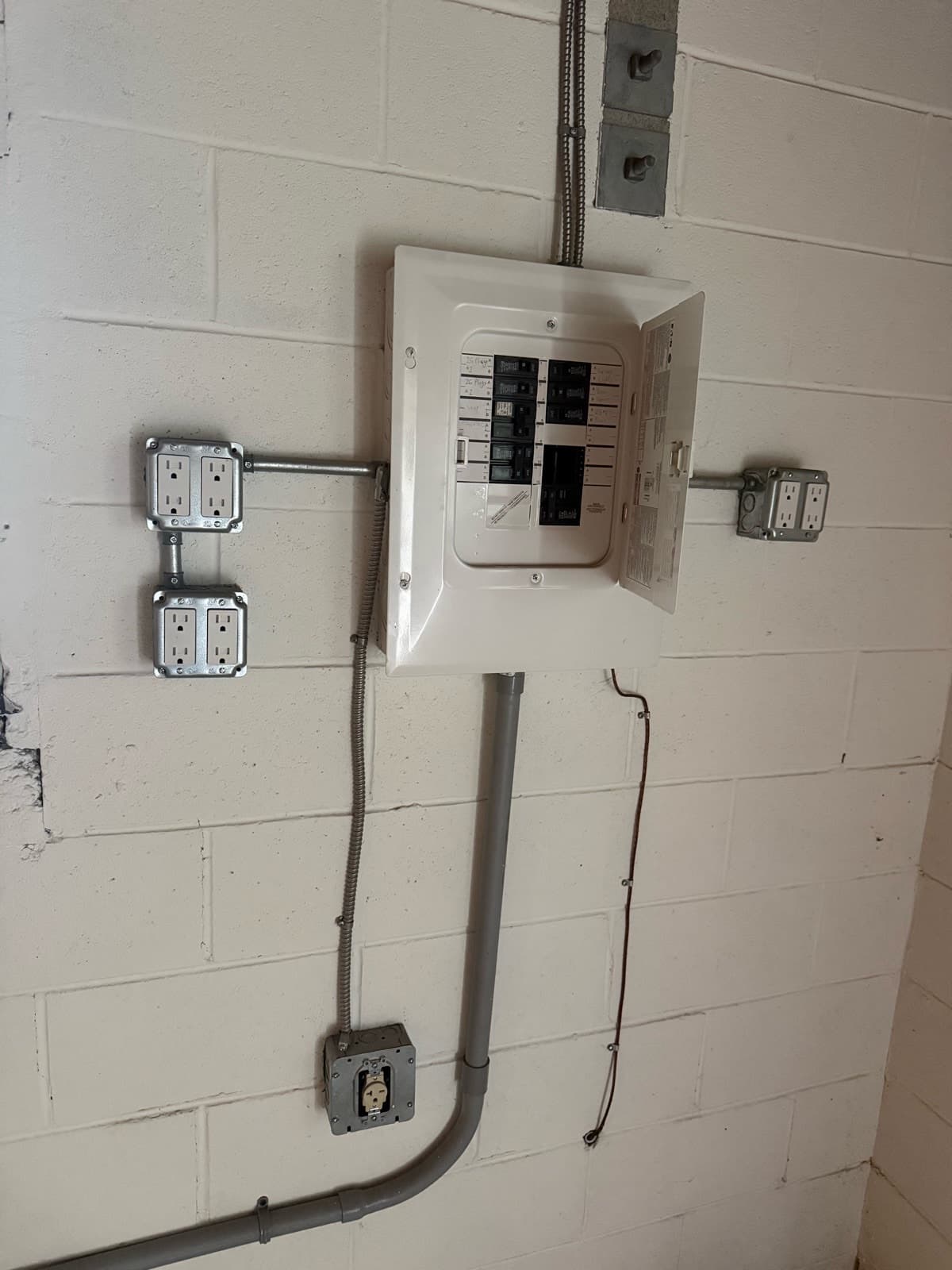 Private garage for storage or small workshop
