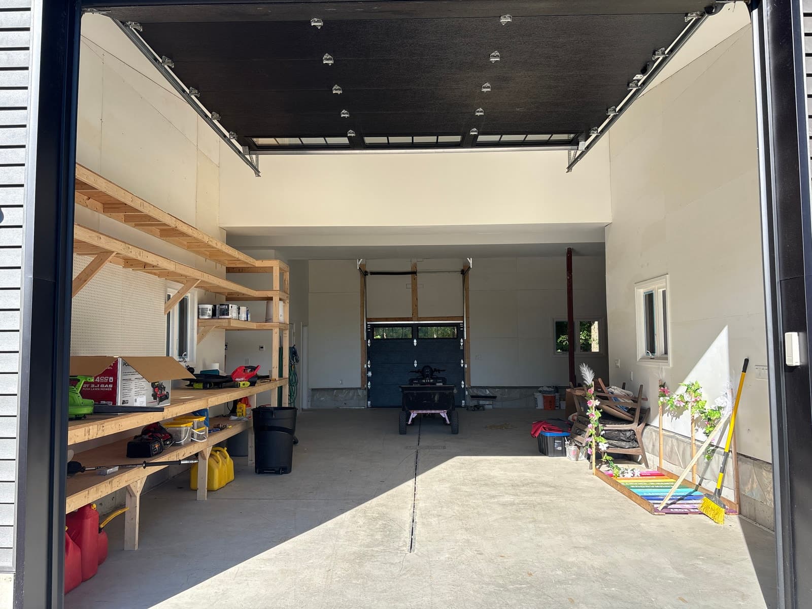 Modern heated shop space for storage or workshop use