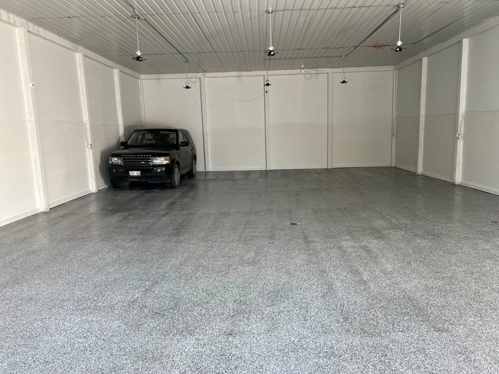 Monitored vehicle storage space in Uxbridge