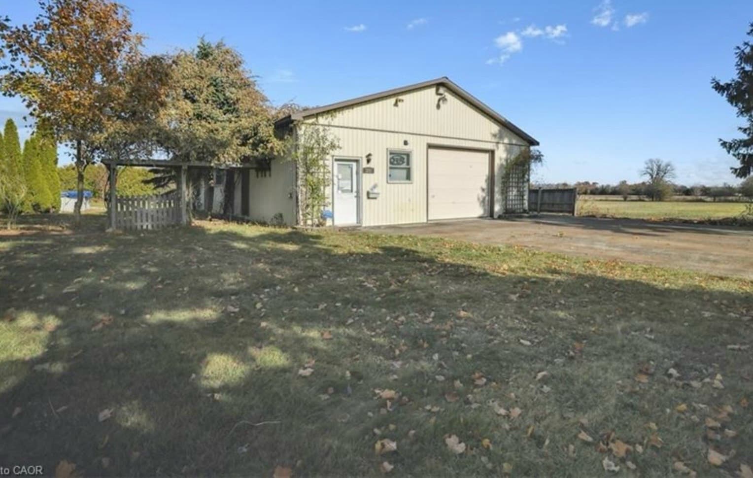 Large heated garage with driveway parking in Hamilton