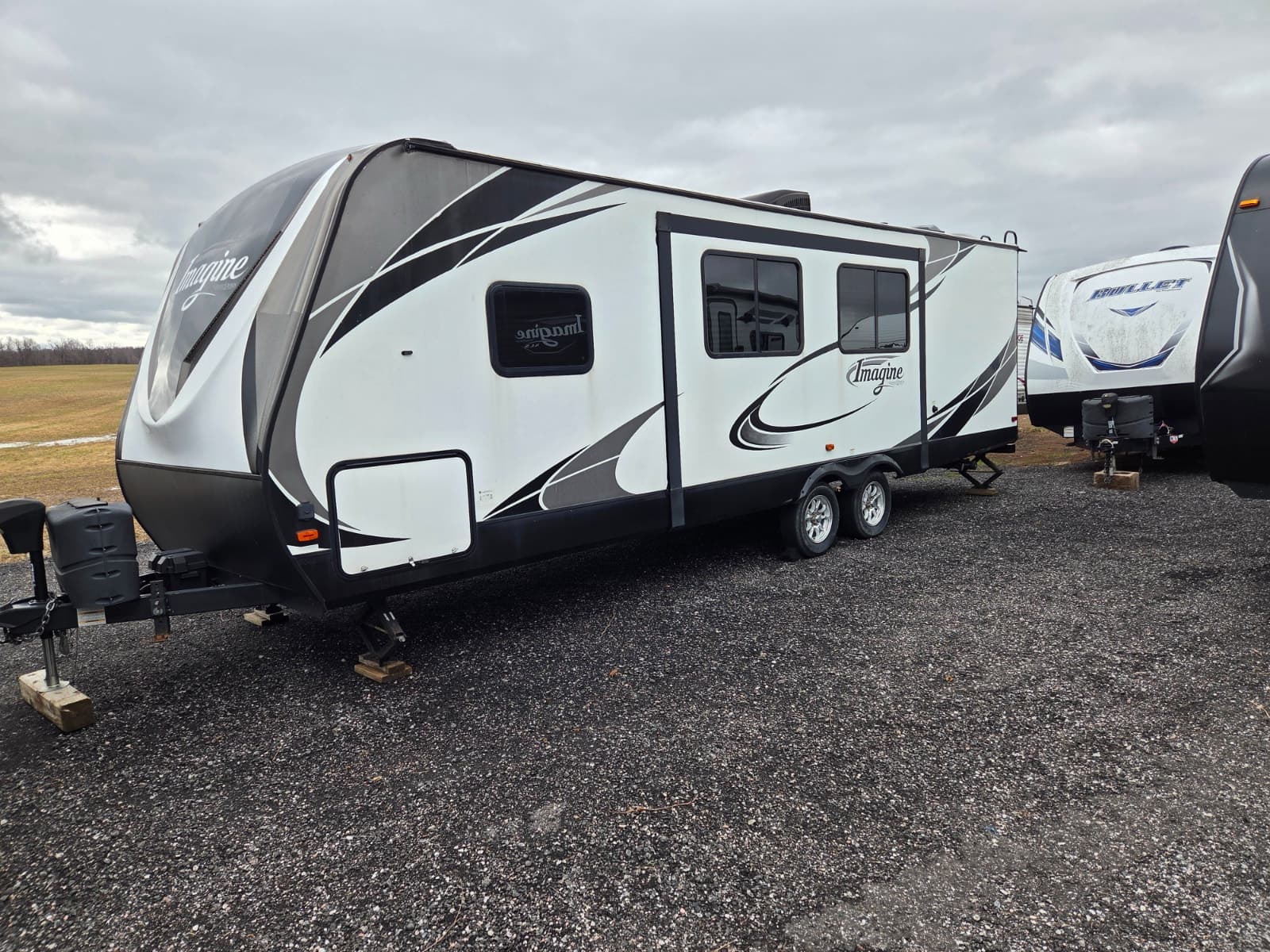Indoor & outdoor winter storage for cars, boats and trailers