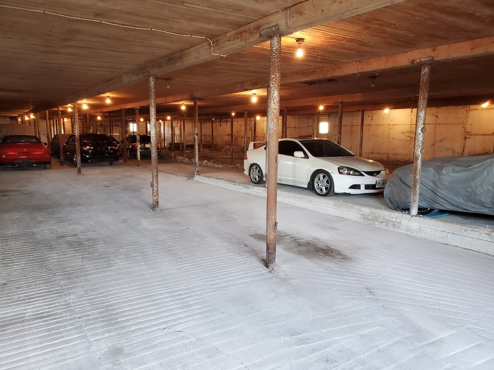 Indoor & outdoor winter storage for cars, boats and trailers