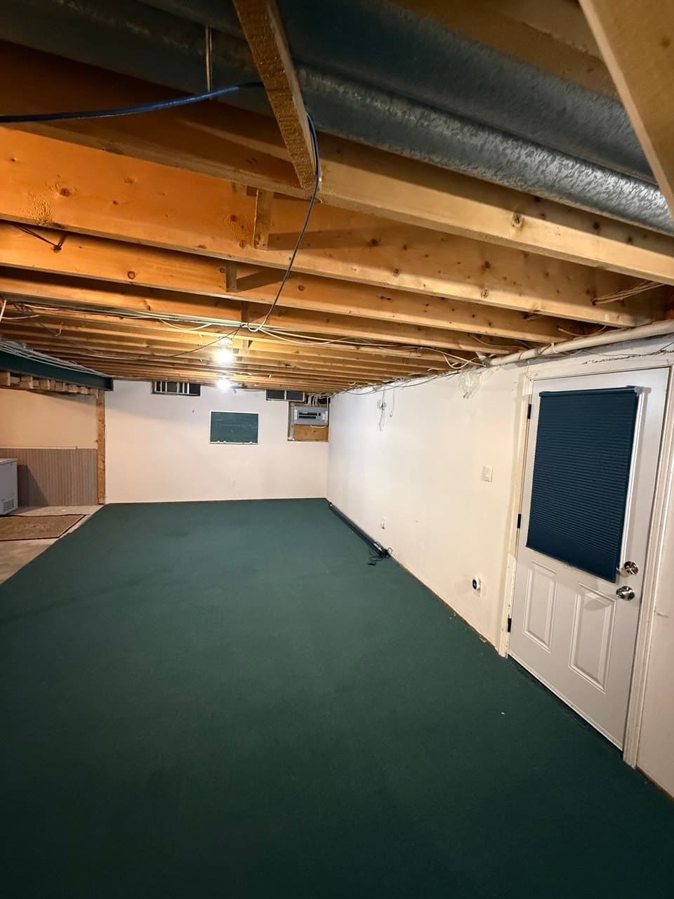 Dry basement storage space near Hwy 404 & GO station
