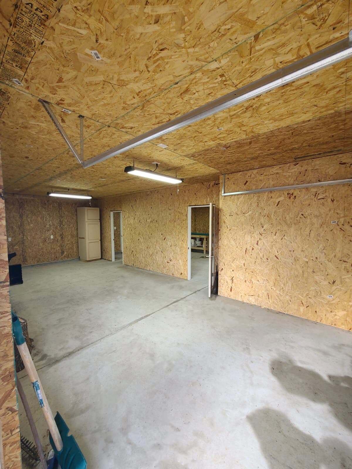 Large indoor storage/parking space near Guelph