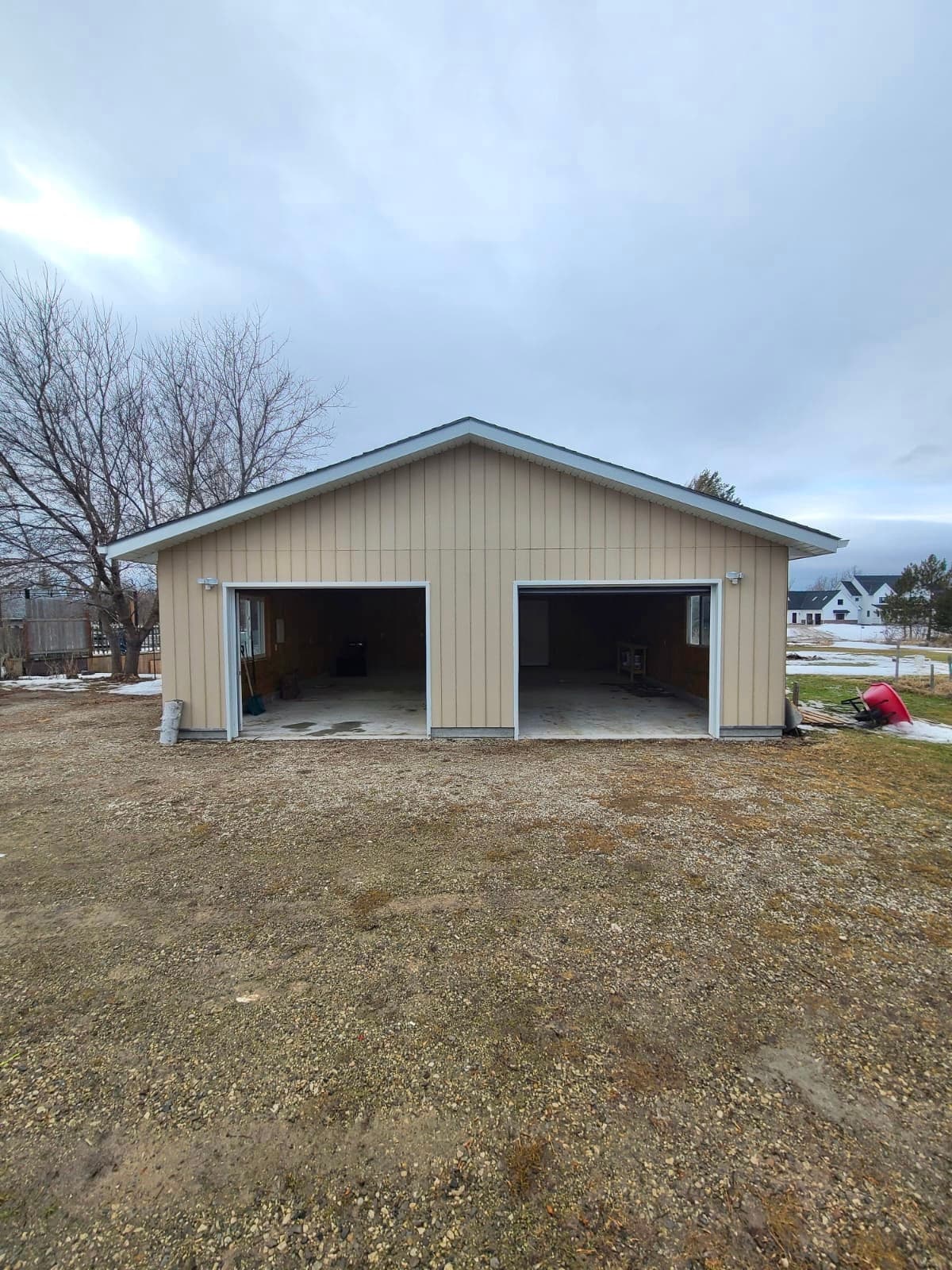 Large indoor storage/parking space near Guelph