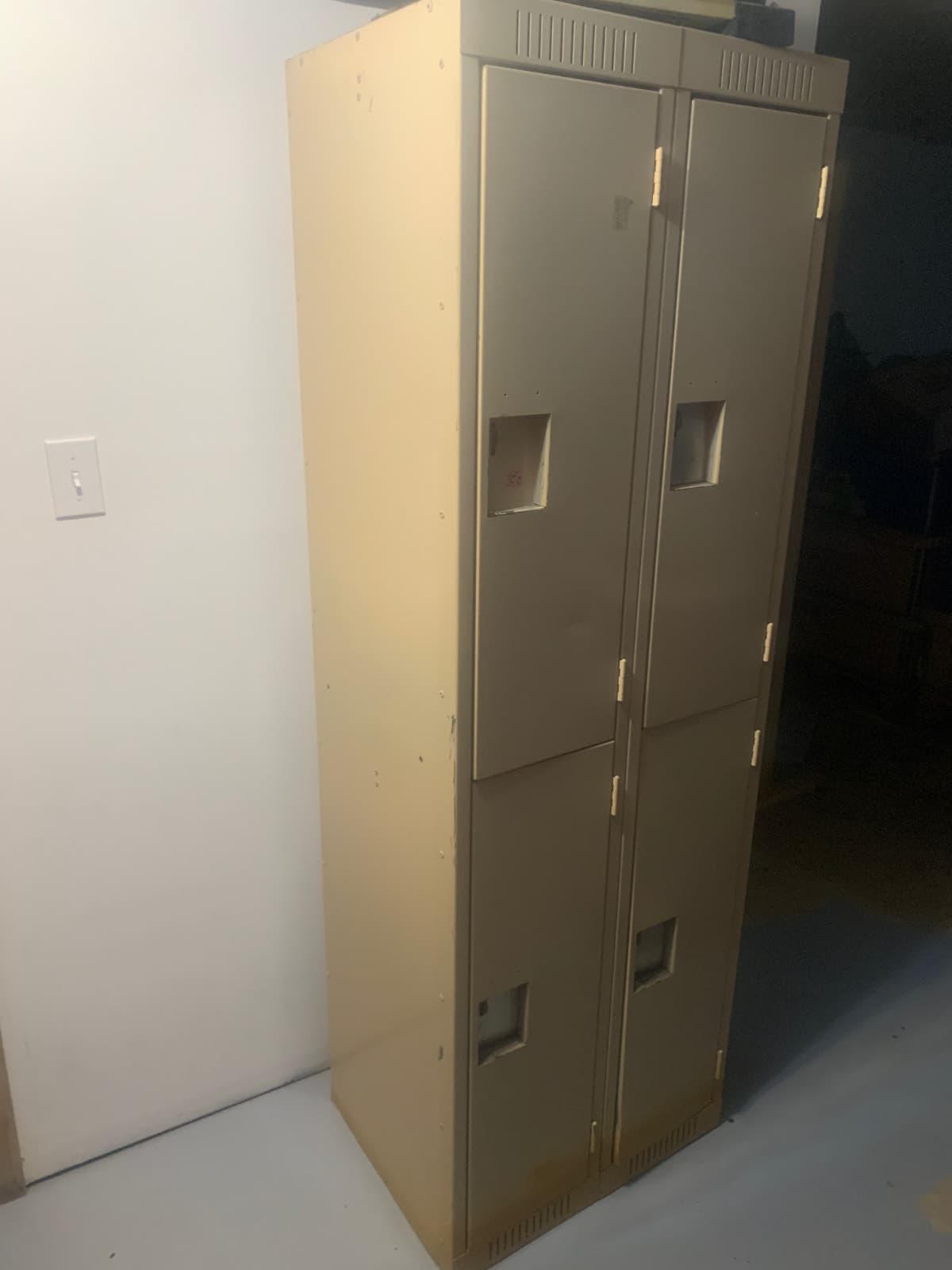 Storage locker for rent in Ayr