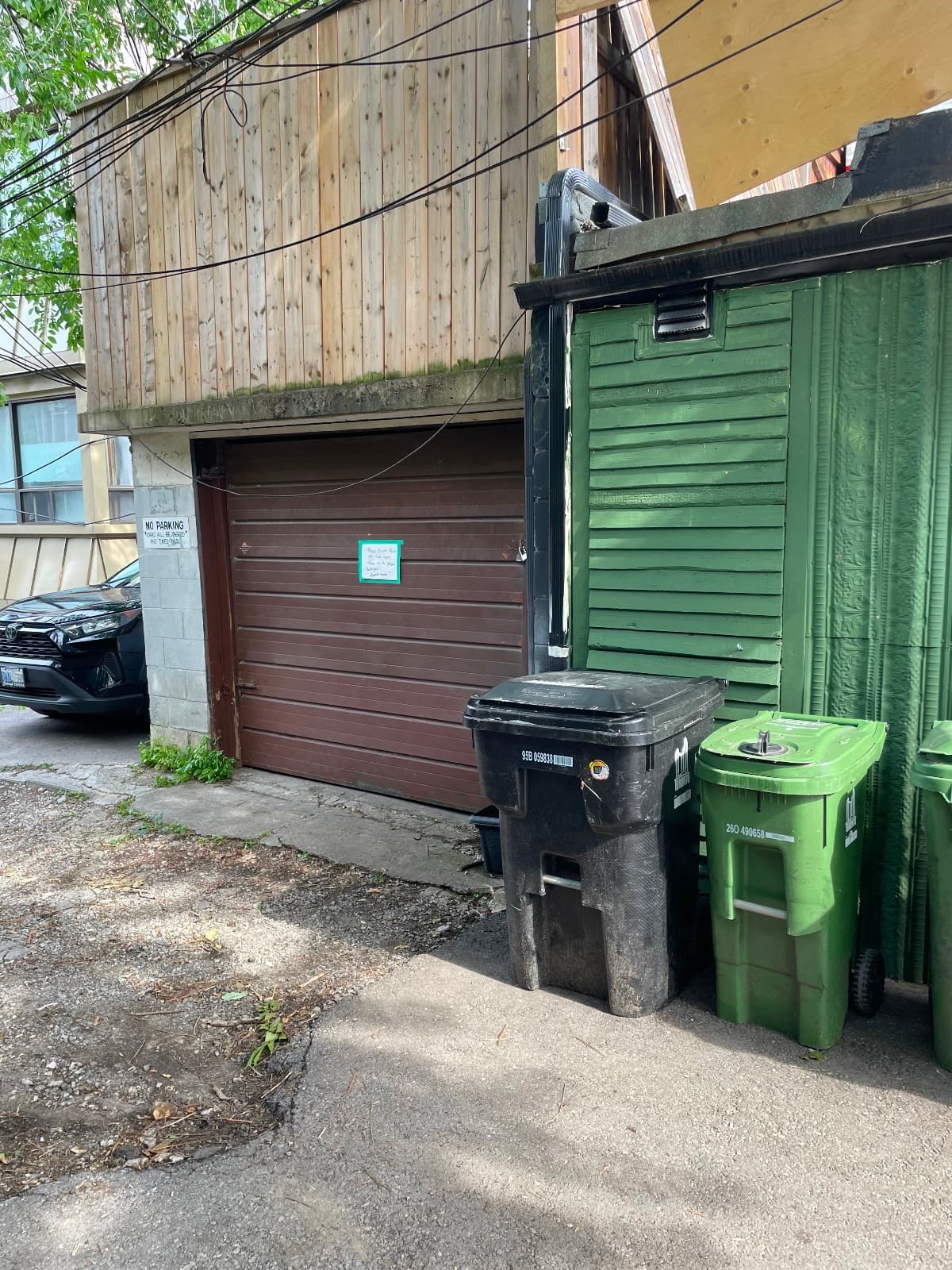 Backyard garage for storage or small business use